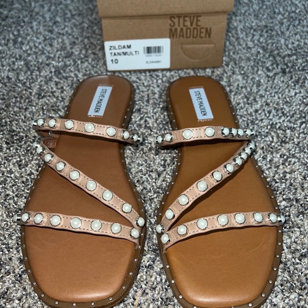 Steve Madden Skyler Pearl studded Sandal brand new!